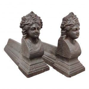 Antike Kaminböcke / Feuerböcke "Frau mit Trauben-Kopfschmuck"