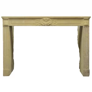 Antiker Kalkstein-Kaminsims