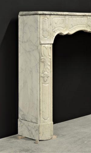 Antiker französischer Régence-Kamin