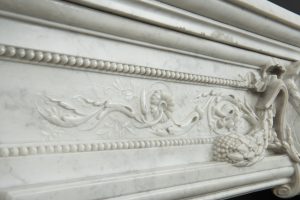 Hervorragender antiker Louis XVI-Kaminsims