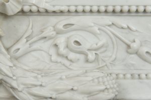 Hervorragender antiker Louis XVI-Kaminsims