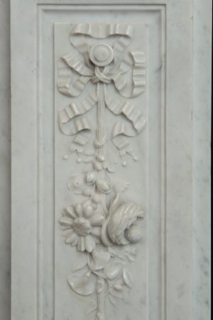 Hervorragender antiker Louis XVI-Kaminsims