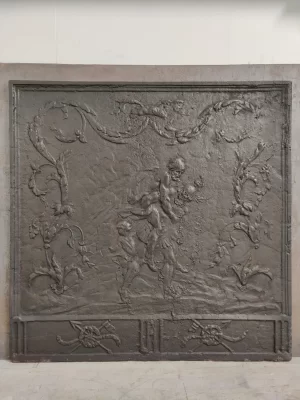 Antike Kaminplatte / Rückwand "Tragen einer Verwundeten"