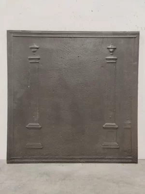 Antike Kaminplatte / Rückwand "Zwei mächtige Säulen"