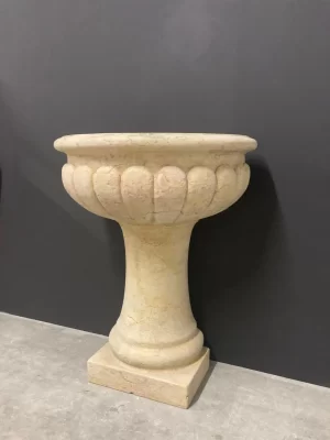 Antiker Wandbrunnen aus Marmor