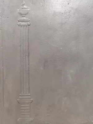 Antike Kaminplatte / Rückwand "Zwei hohe Säulen"