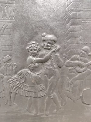 Antike Kaminplatte / Rückwand "Ein tanzendes Paar"
