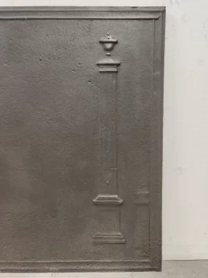 Antike Kaminplatte / Rückwand "Zwei mächtige Säulen"