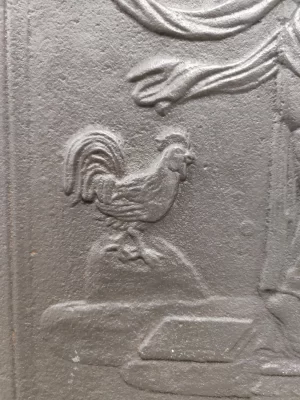 Antike Kaminplatte / Rückwand "schreibende Frau"