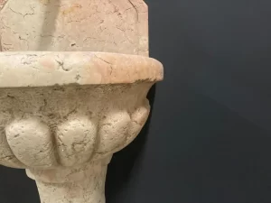 Antiker italienischer Marmor-Brunnen