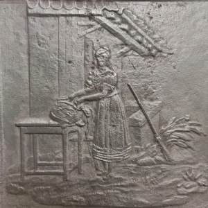 Antike Kaminplatte / Rückwand "Frau mit Korb"