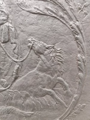 Antike Kaminplatte mit Poseidon "Gott der Meere"