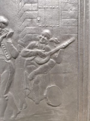 Antike Kaminplatte / Rückwand "Ein tanzendes Paar"