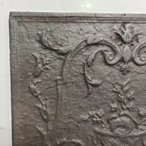 Antike Kaminplatte / Rückwand "Vase mit Blumen".