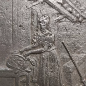 Antike Kaminplatte / Rückwand "Frau mit Korb"