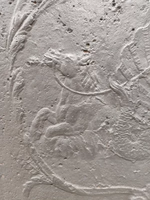 Antike Kaminplatte mit Poseidon "Gott der Meere"