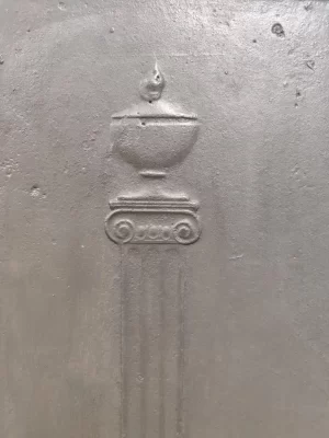 Antike Kaminplatte / Rückwand "Zwei hohe Säulen"