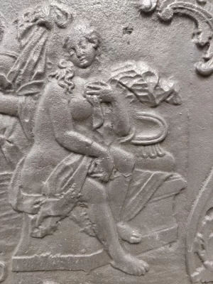 Antike Kaminplatte / Rückwand "Das Bad der Diana"