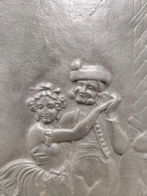 Antike Kaminplatte / Rückwand "Ein tanzendes Paar"