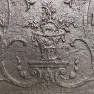 Antike Kaminplatte / Rückwand "Vase mit Blumen".