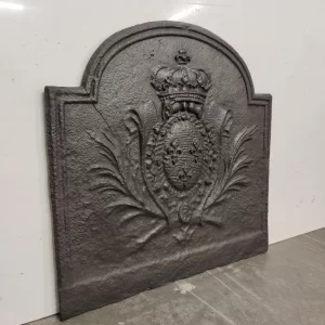 Antike Kaminplatte / Rückwand "Wappen des Hauses Bourbon".