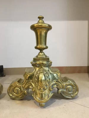 Beeindruckendes Set Kaminböcke / Feuerböcke aus Messing