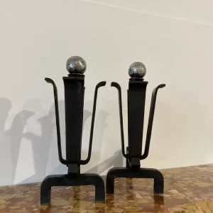 Stilvolles Paar moderner Kaminböcke / Feuerböcke aus der Jahrhundertmitte.