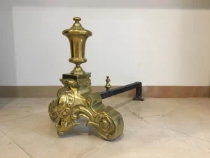 Beeindruckendes Set Kaminböcke / Feuerböcke aus Messing