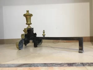 Beeindruckendes Set Kaminböcke / Feuerböcke aus Messing