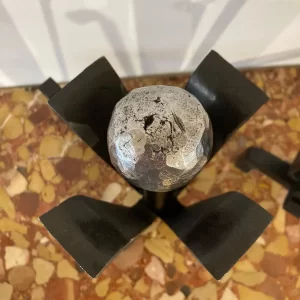 Stilvolles Paar moderner Kaminböcke / Feuerböcke aus der Jahrhundertmitte.