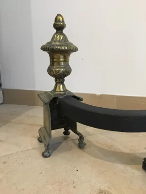 Hervorragendes Set antiker Kaminböcke / Feuerböcke im Louis XVI-Stil