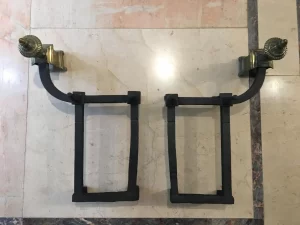 Hervorragendes Set antiker Kaminböcke / Feuerböcke im Louis XVI-Stil