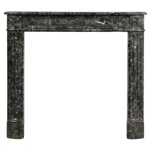 Zierlicher Louis XVI-Kamin