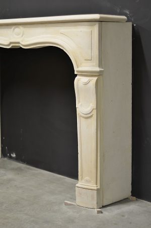 Schöner französischer Kamin