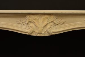 Kalkstein-Kamin Louis XV