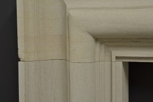 Beeindruckender Kalkstein-Bolection-Kamin