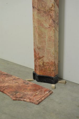 Reizender italienischer Kaminsims