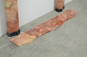 Reizender italienischer Kaminsims