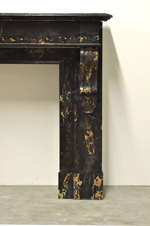 Portoro-Marmor-Kaminsims