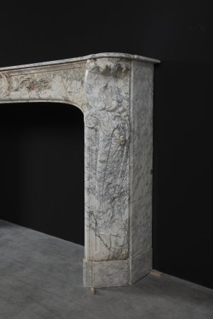 Niederländischer Louis XV-Kamin