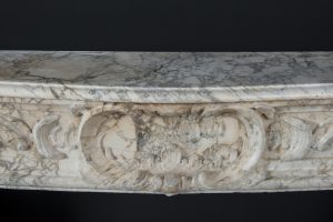 Niederländischer Louis XV-Kamin