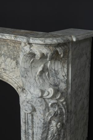 Niederländischer Louis XV-Kamin