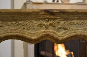 Régence-Kaminsims aus Sandstein