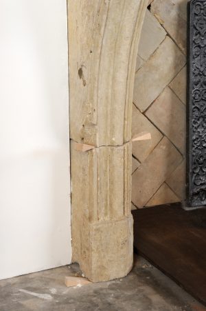 Louis XIV-Kaminsims aus Kalkstein