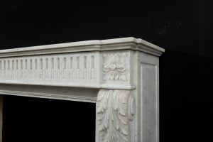 Französischer Louis XVI-Kaminsims