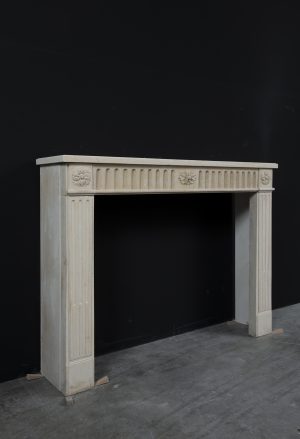 Antiker Kalkstein-Kaminsims, Louis XVI-Stil