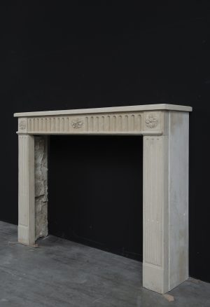 Antiker Kalkstein-Kaminsims, Louis XVI-Stil