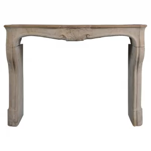 Louis XV-Kaminsims aus Kalkstein.